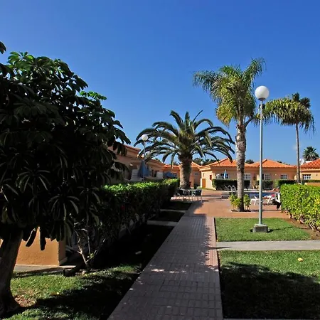 Claveles Park